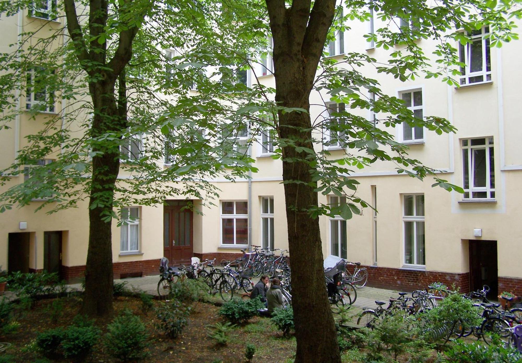 Quiet Courtyard Apartment Берлин Экстерьер фото