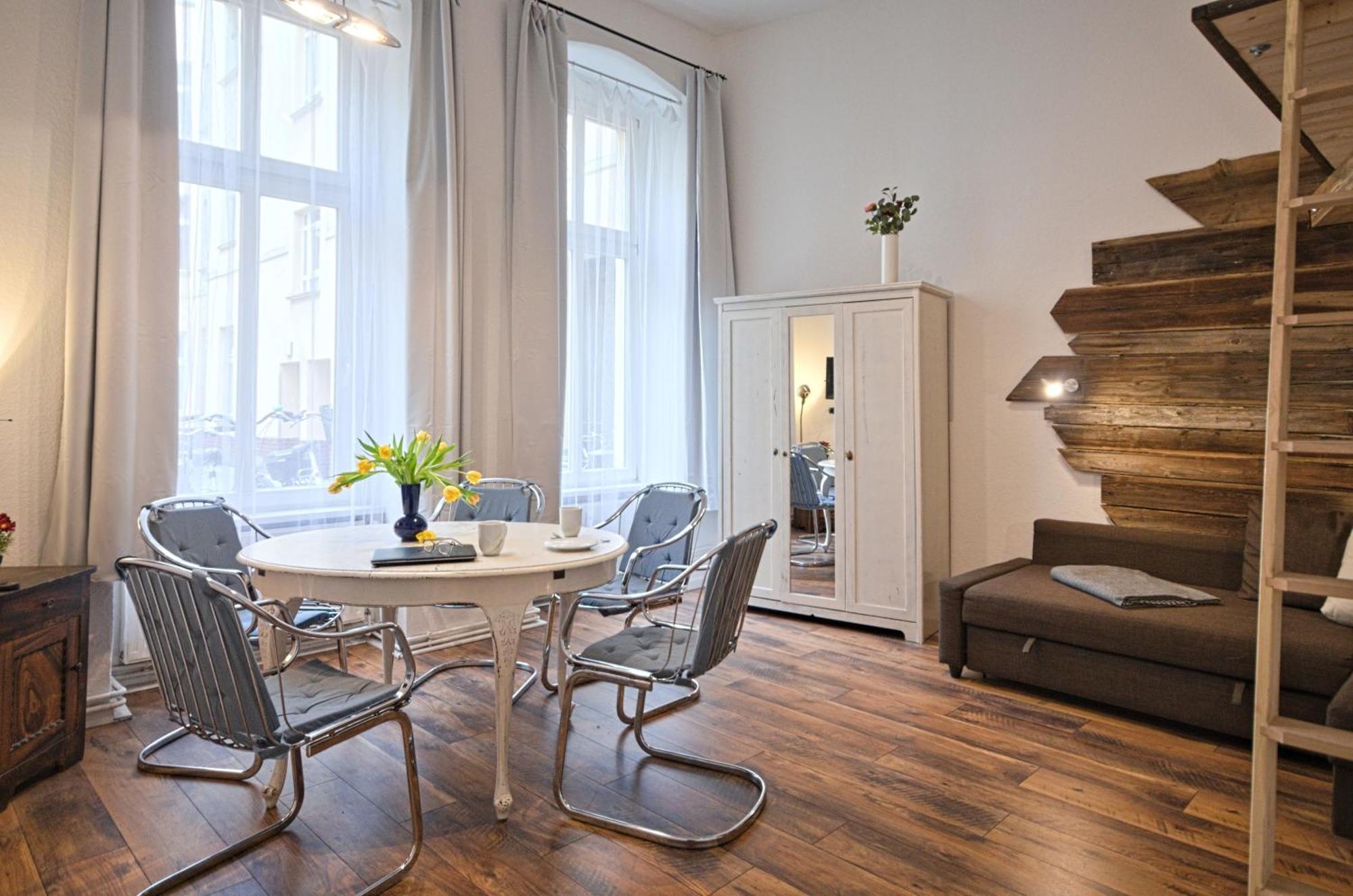 Quiet Courtyard Apartment Берлин Экстерьер фото