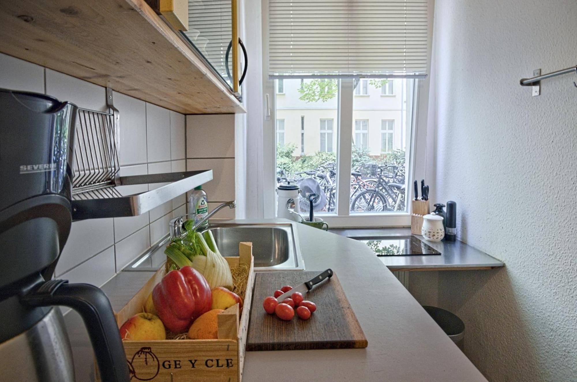 Quiet Courtyard Apartment Берлин Экстерьер фото